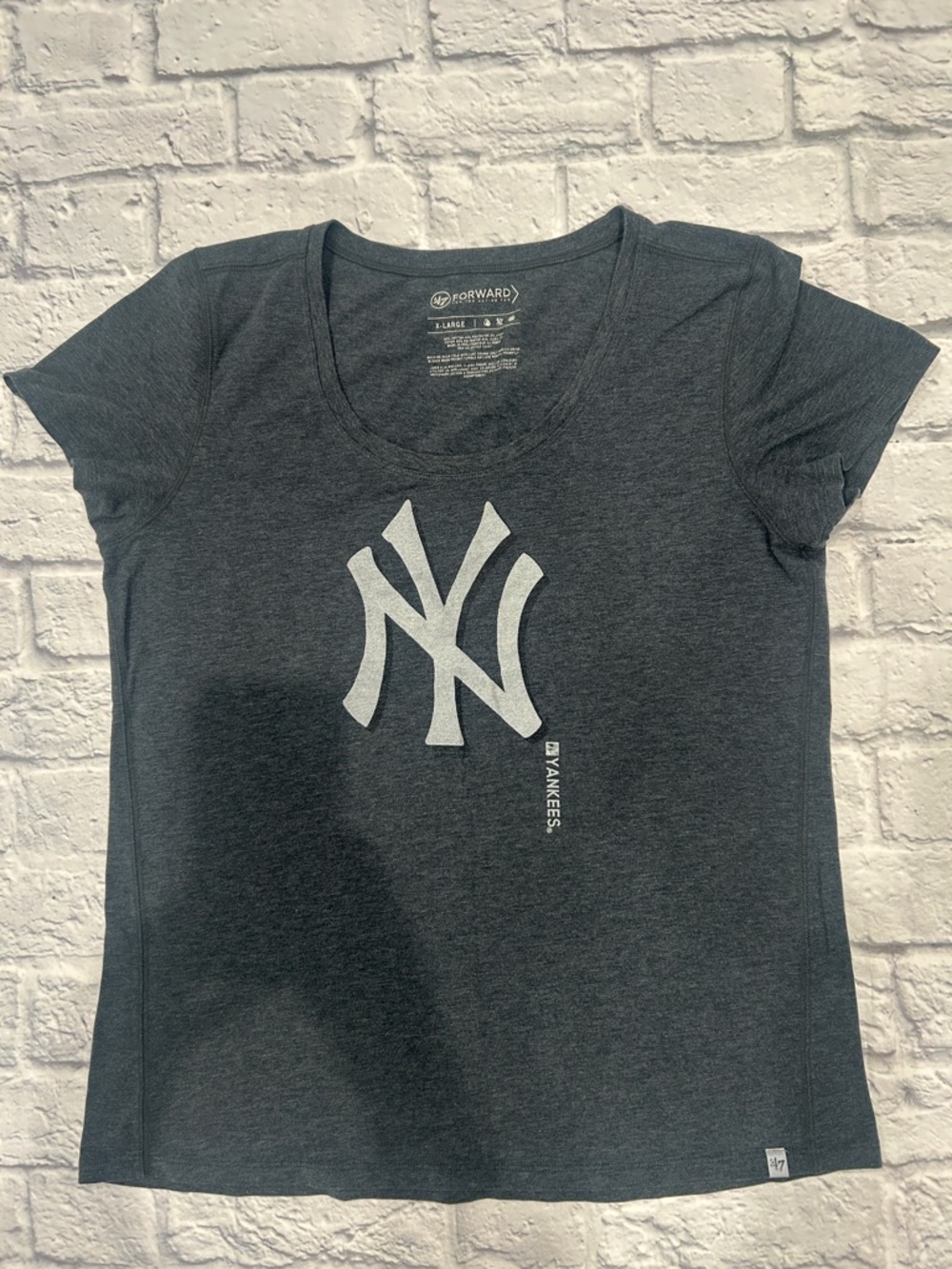 47 Women's New York Yankees Heather Charcoal Short Sleeve Tee